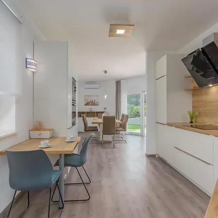 3 Bedroom In Holiday home