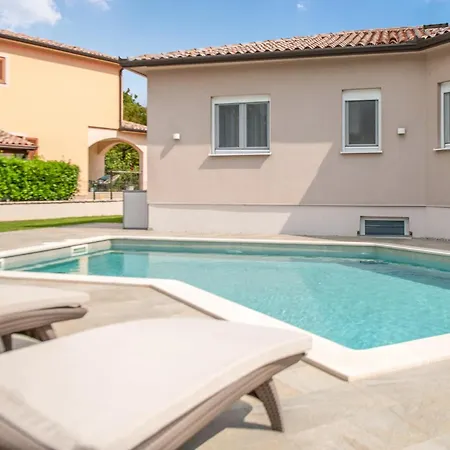 3 Bedroom In Holiday home *